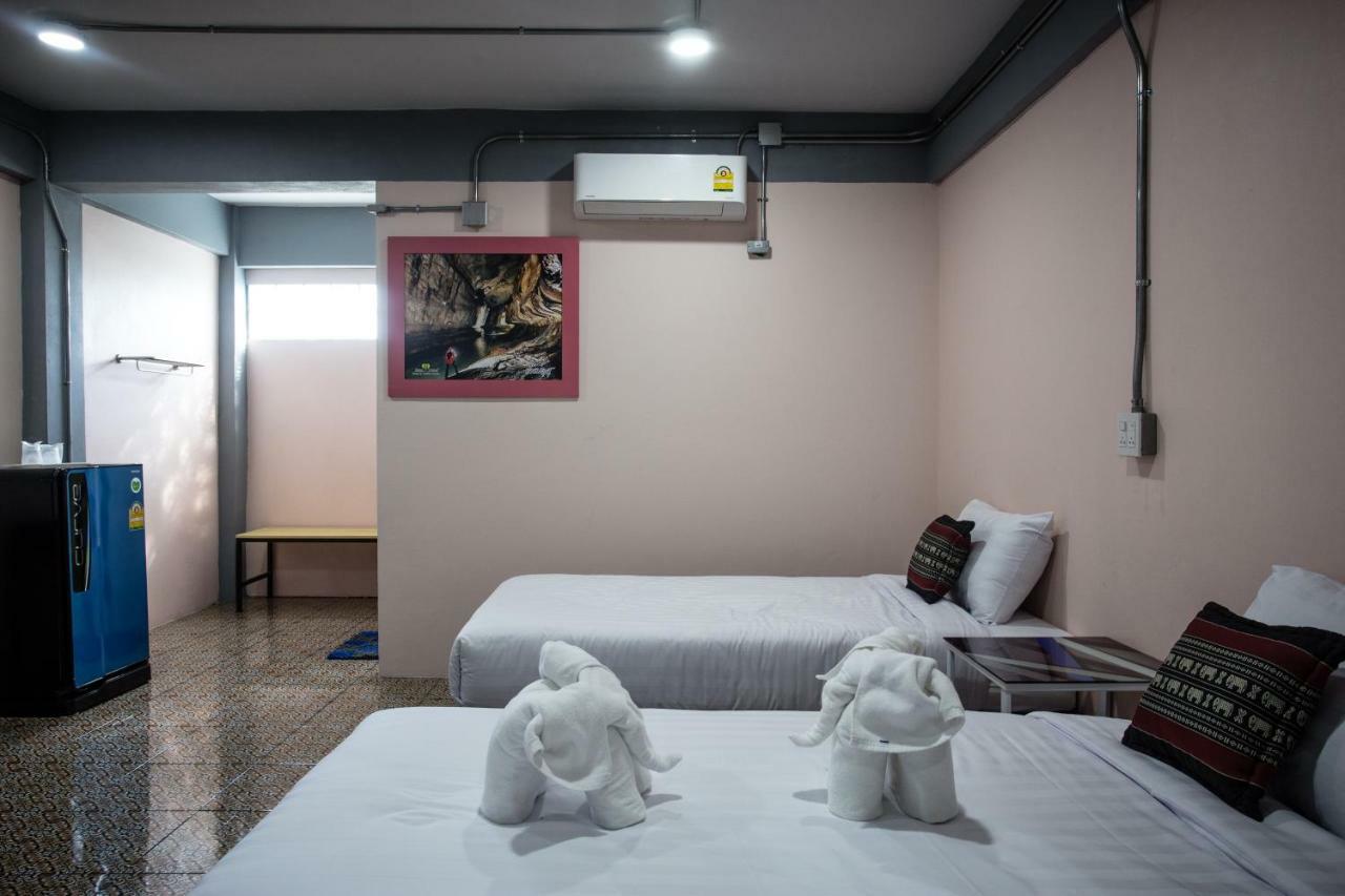 Baan Chang Hotel & Coffee House Tak Esterno foto